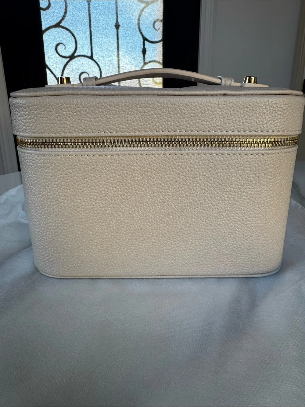 Travel Makeup Case - Compact Cosmetic Organizer - Cream